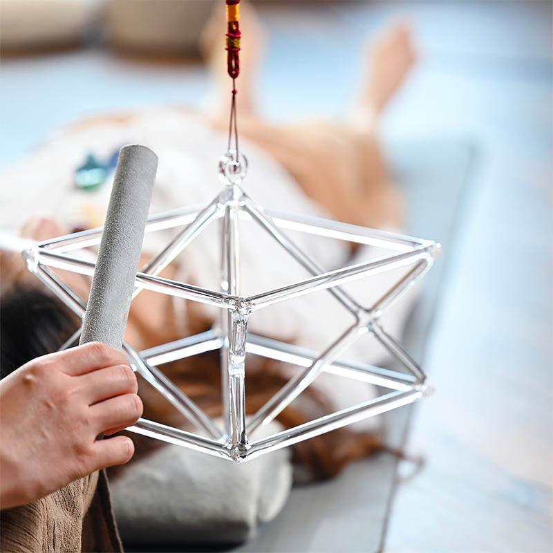 Bols chantants en cristal Merkaba transparent en forme de pyramide pour guérison sonore - HLURU.SHOP